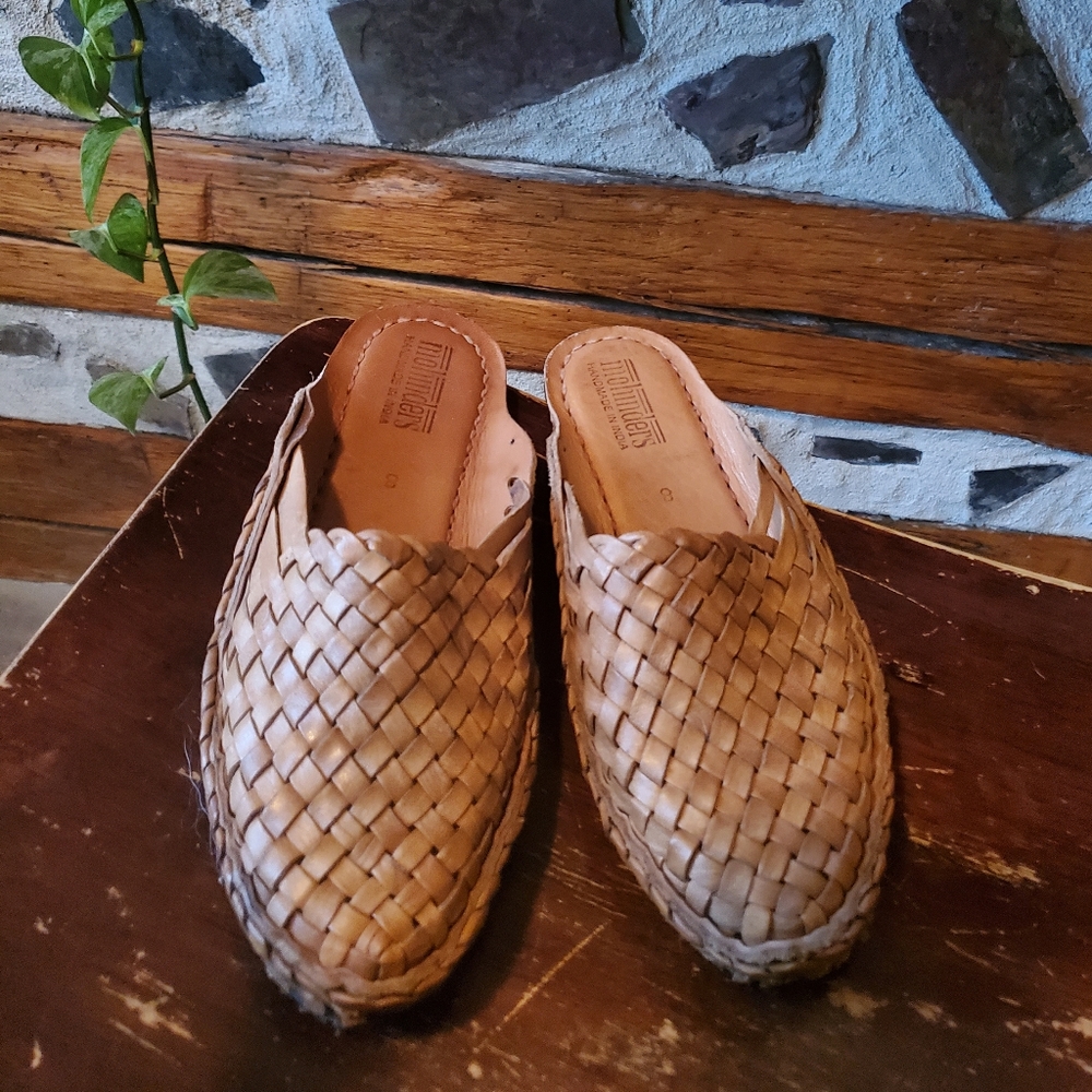 Mohinders leather woven slides